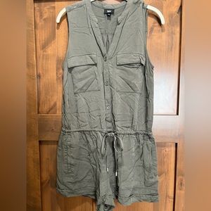 Mossimo Dark Green Romper Size Medium